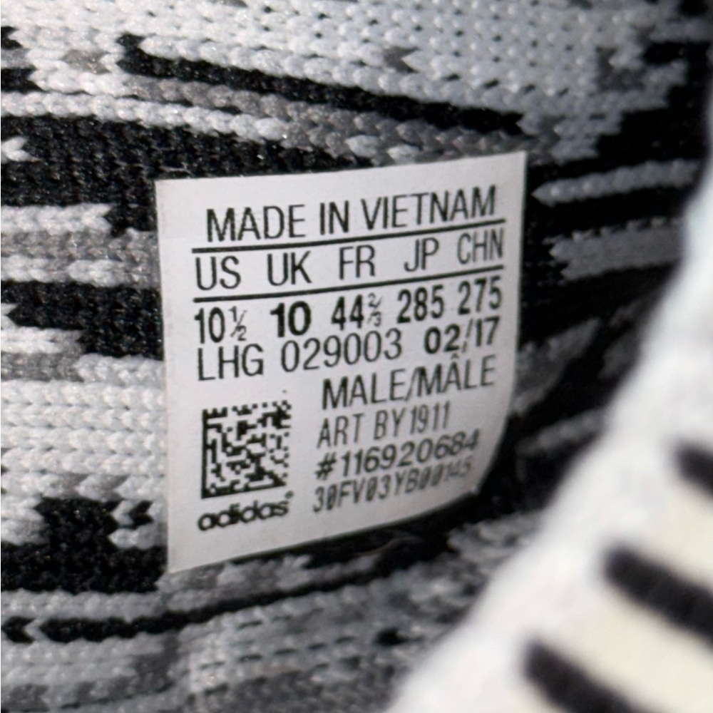(Men’s 10.5) Adidas NMD R1 Gray Primeknit White/Black shoes - Picture 5 of 5